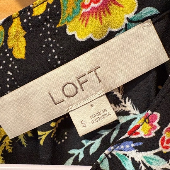 LOFT Women's Floral Boatneck Puff Sleeve Blouse - Black - Size Small - Picture 6 of 10